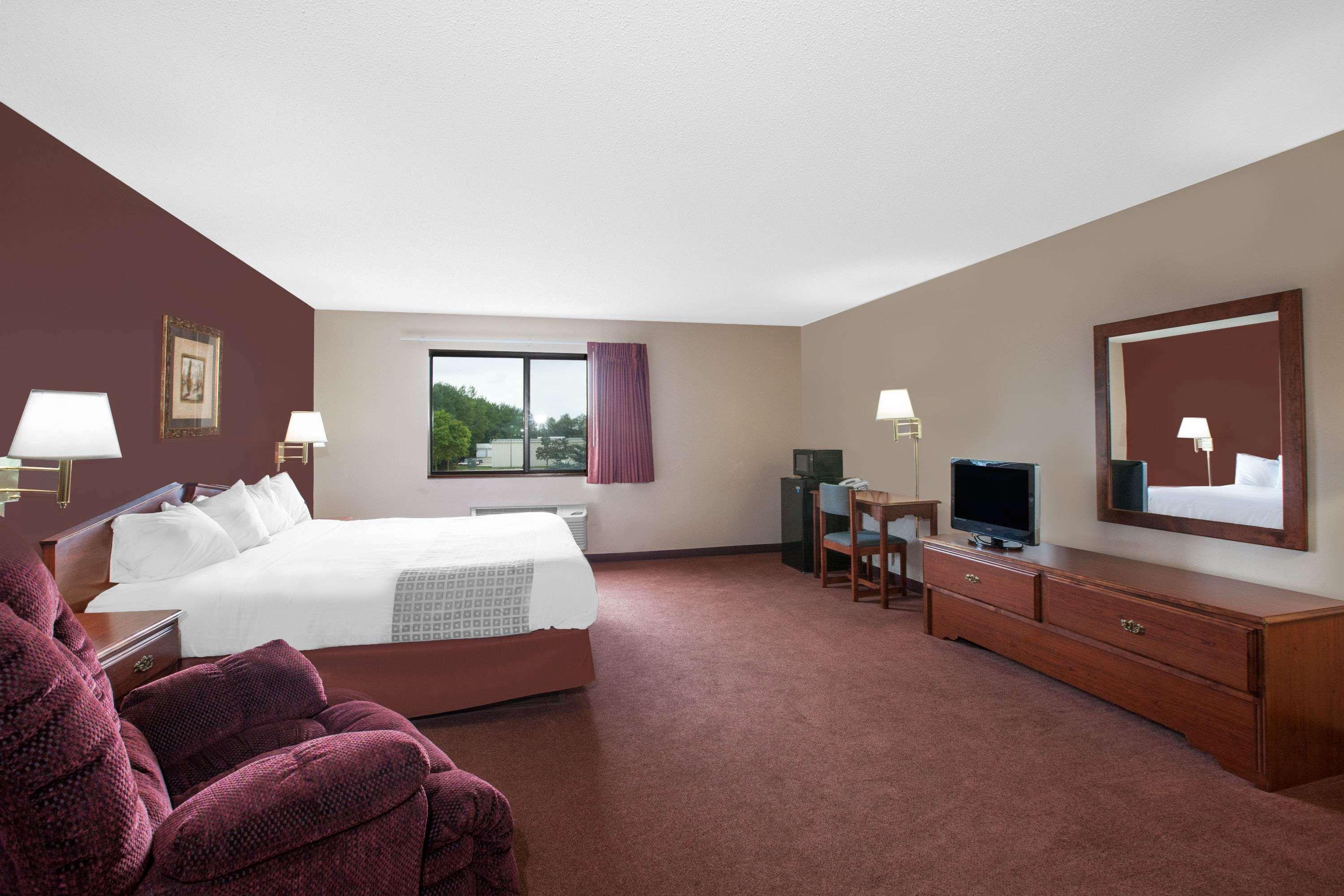 Hotel Super 8 By Wyndham Mason 2*
