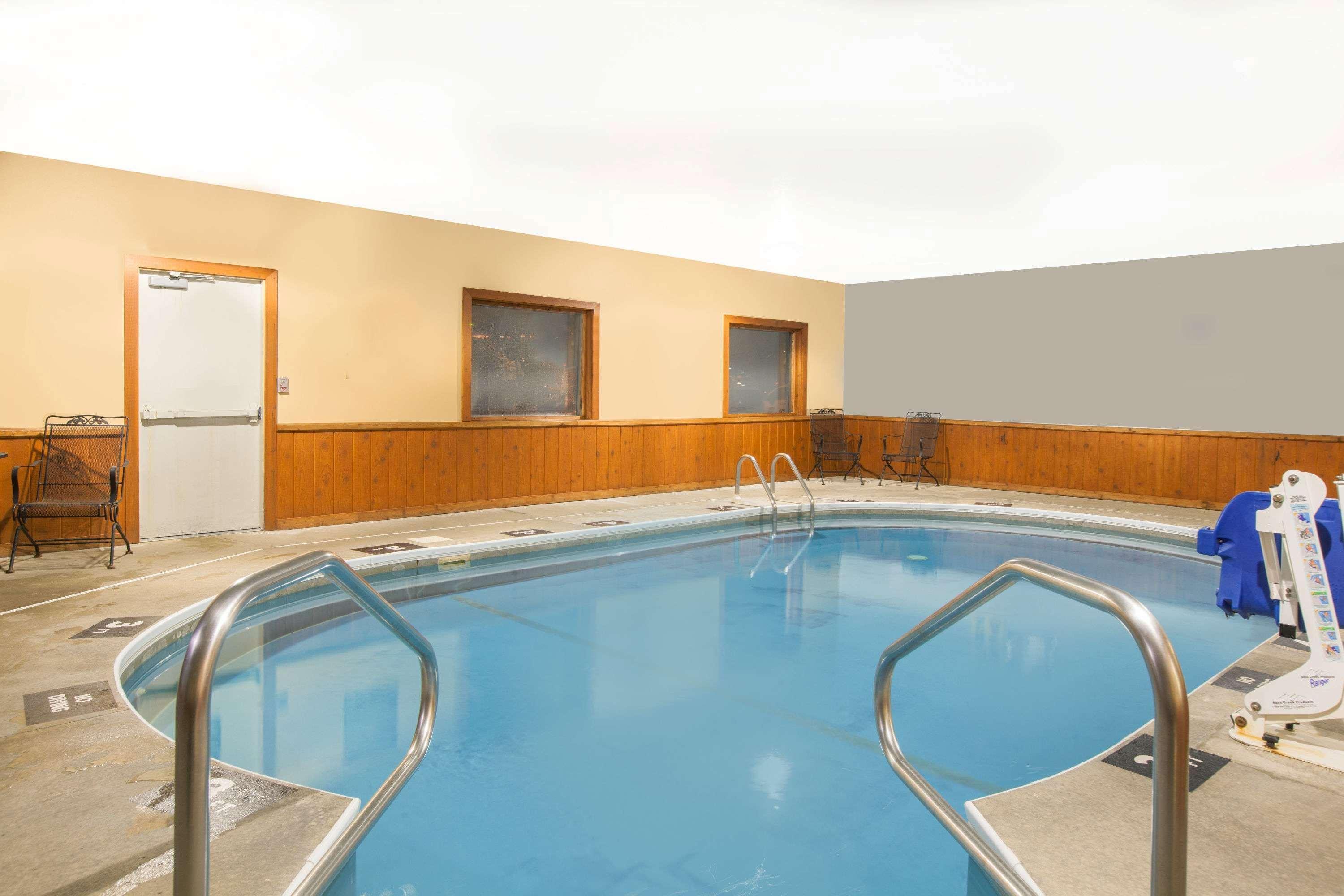 Super 8 By Wyndham Mason Hotel 2*