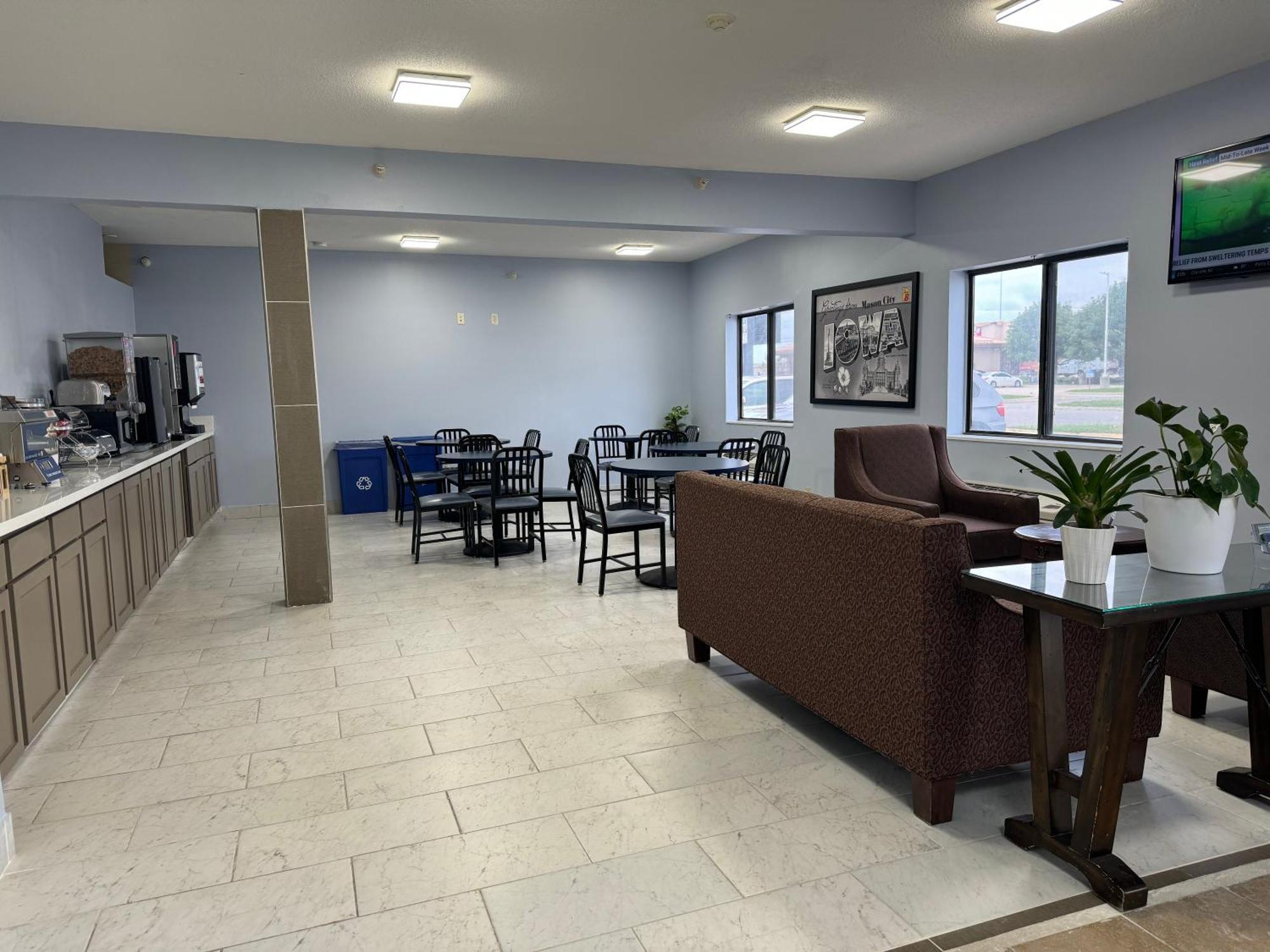 Hotel Super 8 By Wyndham Mason