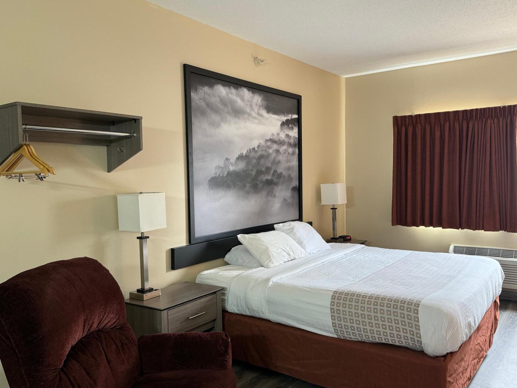 Hotel Super 8 By Wyndham Mason 2*