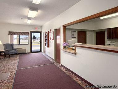 Hotel Super 8 By Wyndham Mason
